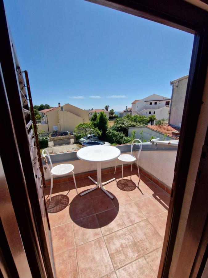 Apartments Dara Rogoznica  Bagian luar foto