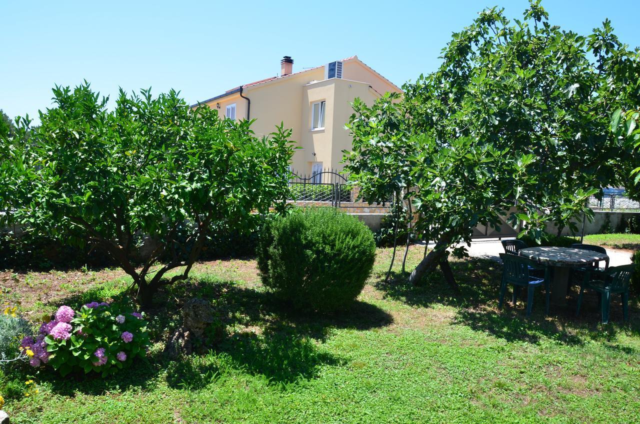 Apartments Dara Rogoznica  Bagian luar foto