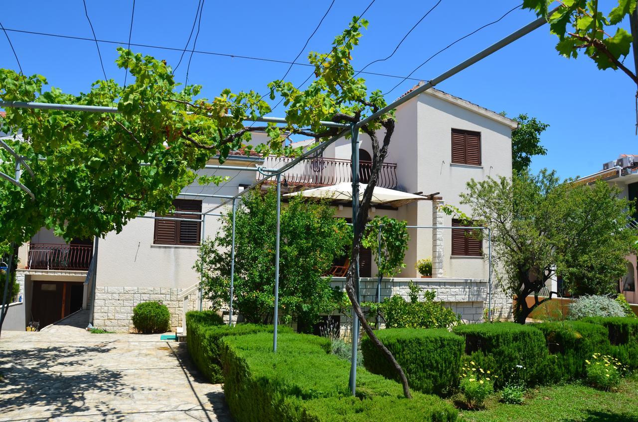 Apartments Dara Rogoznica  Bagian luar foto