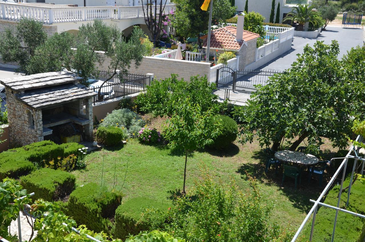 Apartments Dara Rogoznica  Bagian luar foto