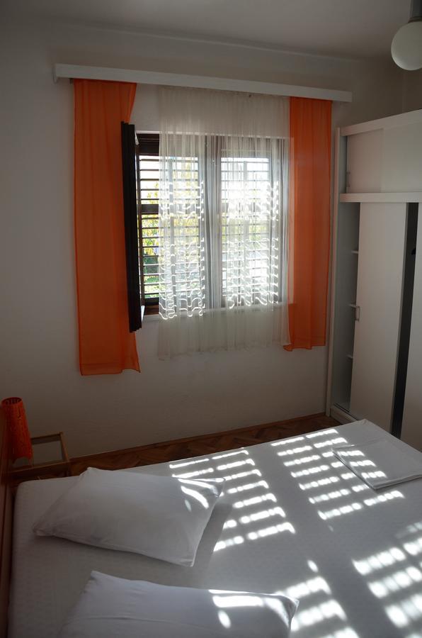 Apartments Dara Rogoznica  Bagian luar foto